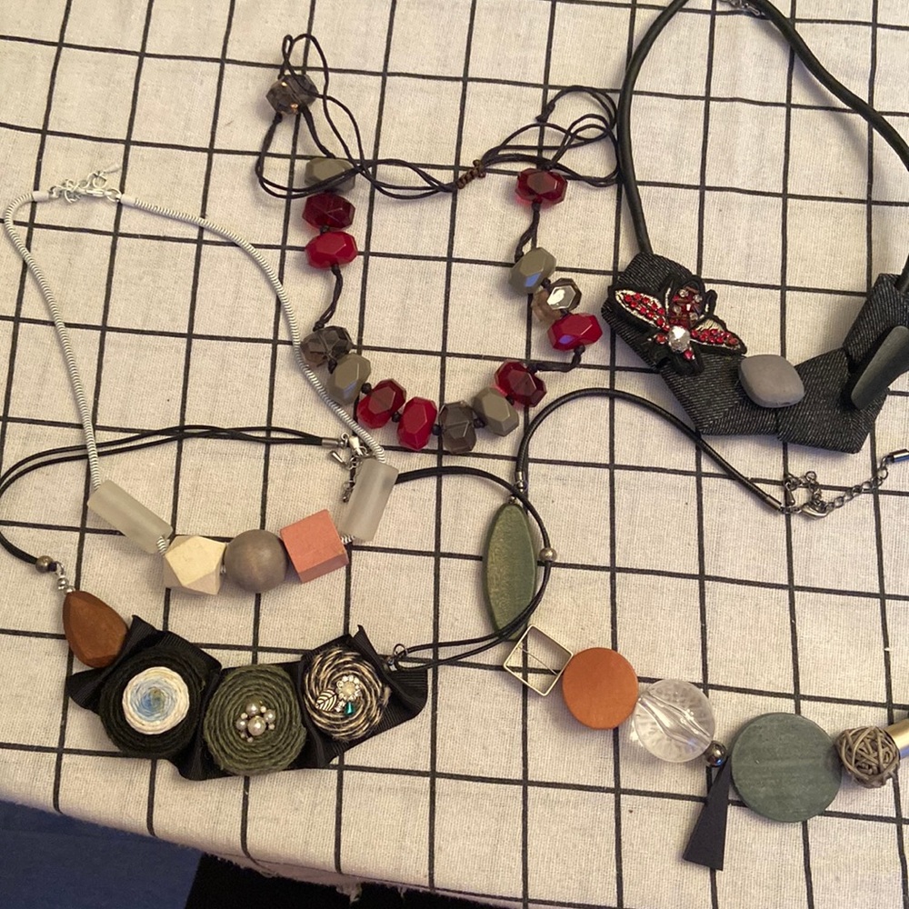 Smart casual work necklace x 5